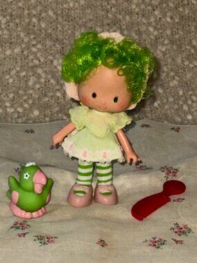 LIME CHIFFON with Parfait Parrot / Strawberry Shortcake's Friend